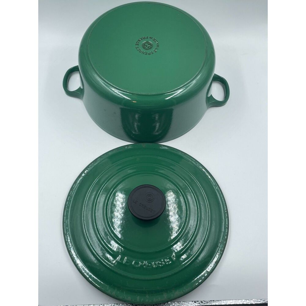 Vintage Le Creuset #24 Round Dutch Oven (4.5 Qt) – Discontinued Hunter Green